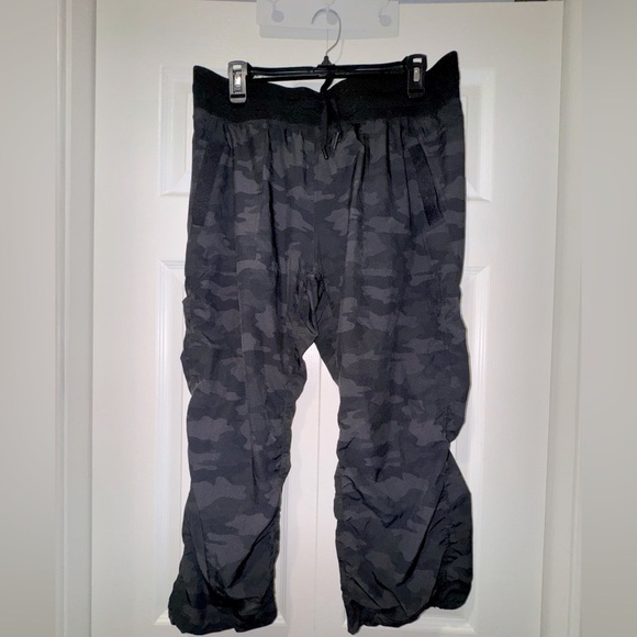 Kyodan Camo drawstring capri Jogger Pants. Size Large. EUC. Worn once - Picture 1 of 10